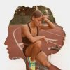 Atleta agachada numa pista de atletismo, com expressão pensativa, sobreposta à silhueta de um rosto humano em fundo branco.